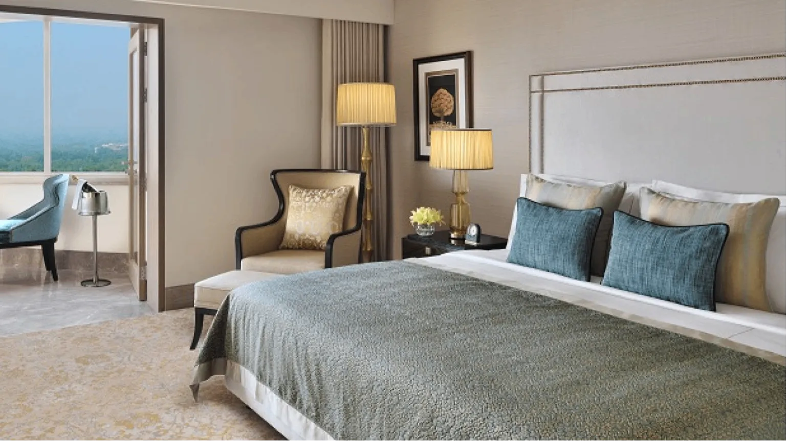 Taj Club Balcony Suite 