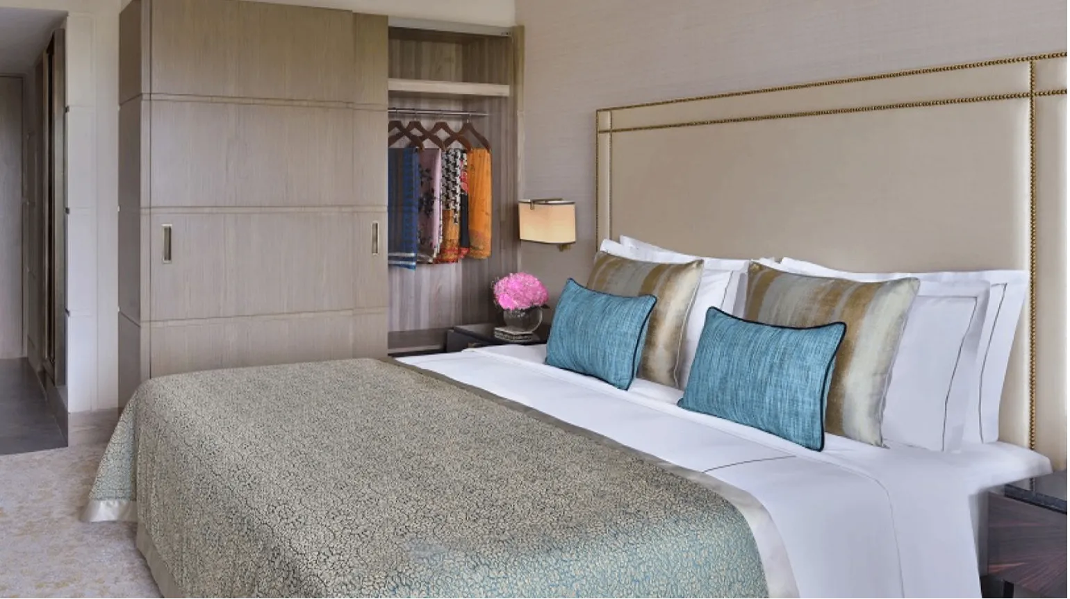 Luxury Residence - One Bedroom Suite 