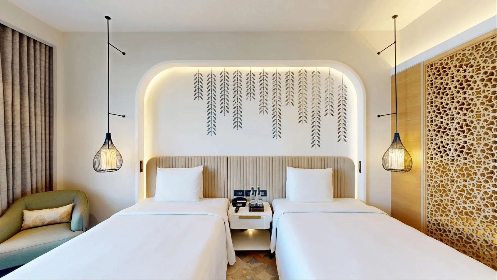 Classic Twin Pool View 