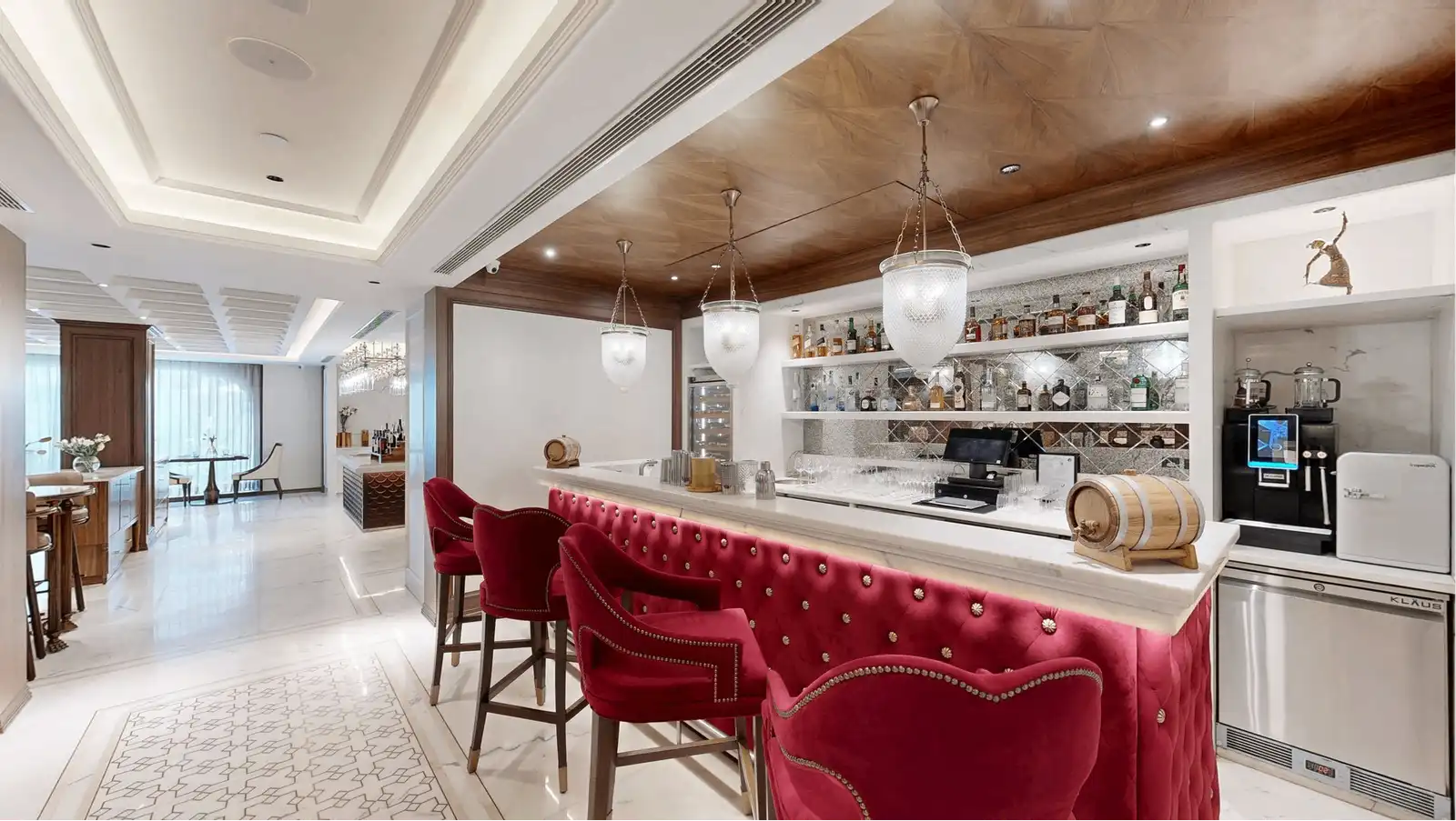 Peacock Lounge