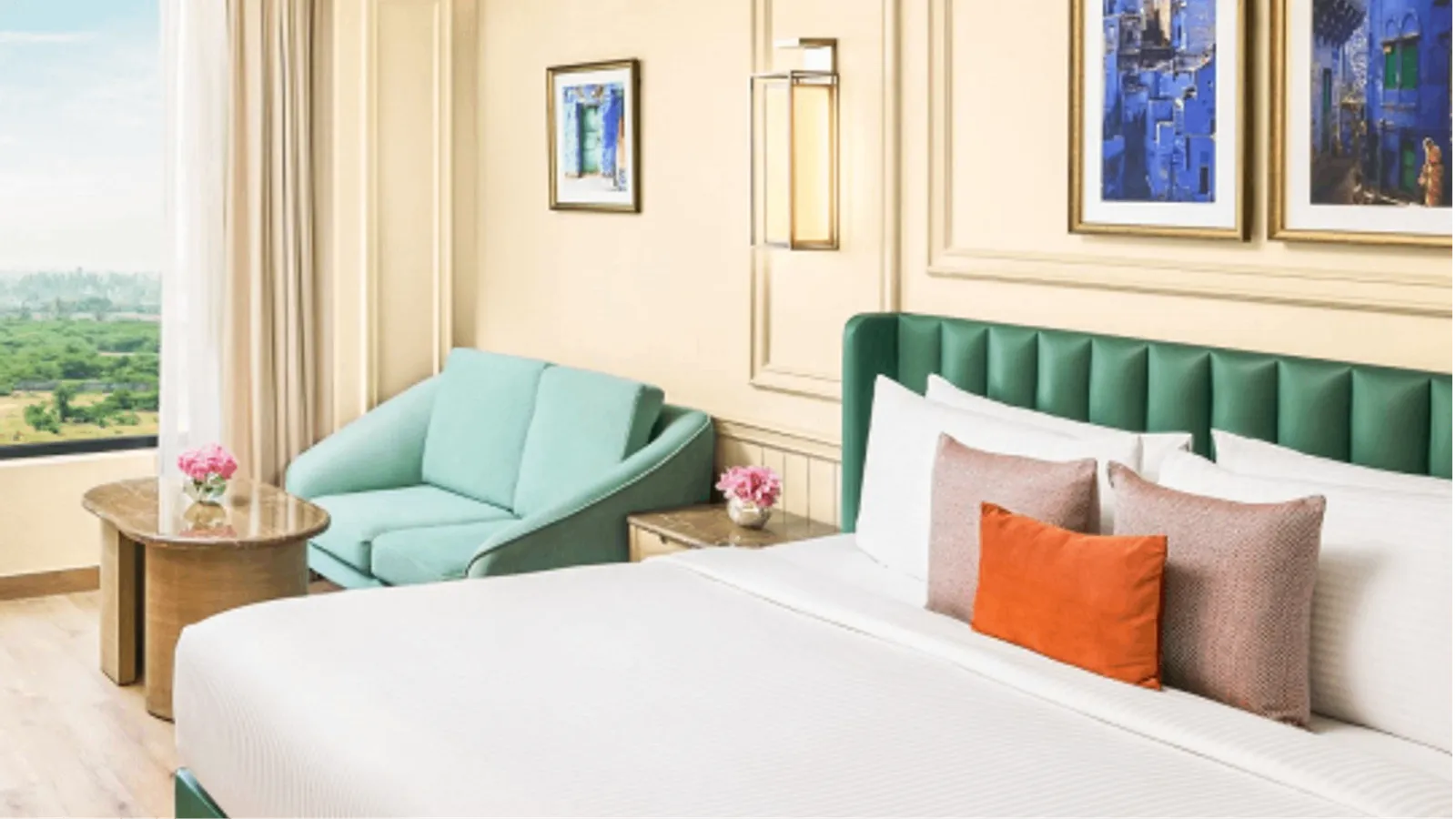 Deluxe City View King Room
