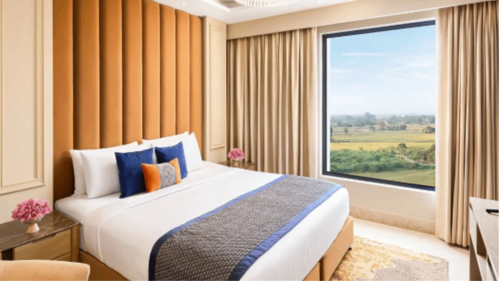 Luxury Suite City View King Bed