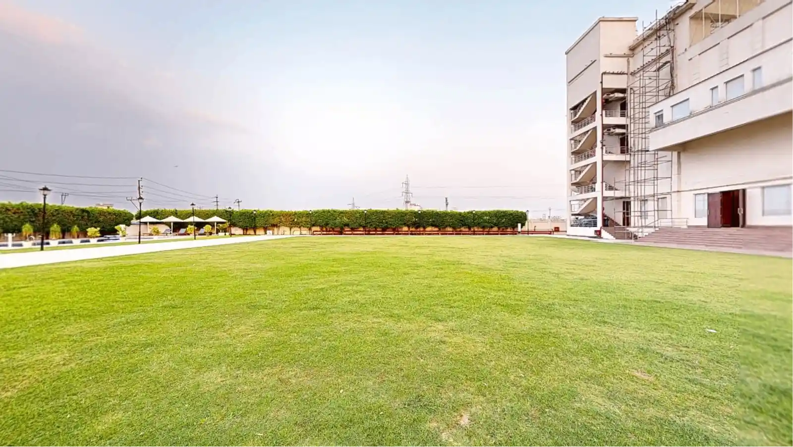 Himalayan Horizon Lawn