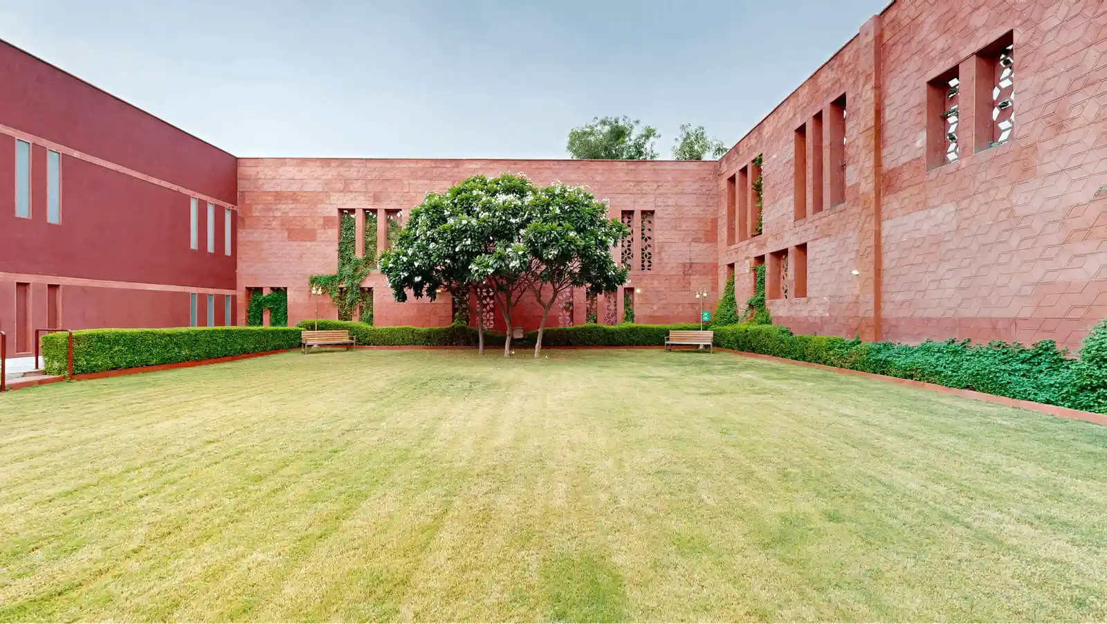 Villa Lawn 