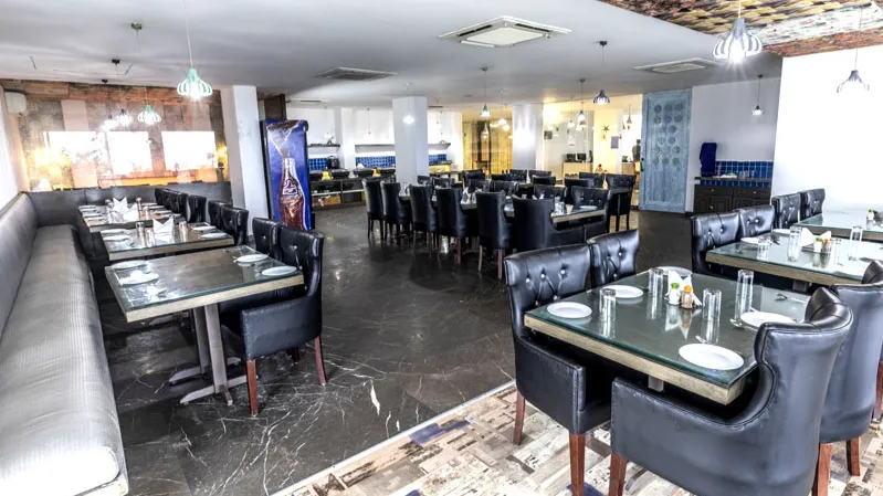 Friend's 'n' Frank Restaurant