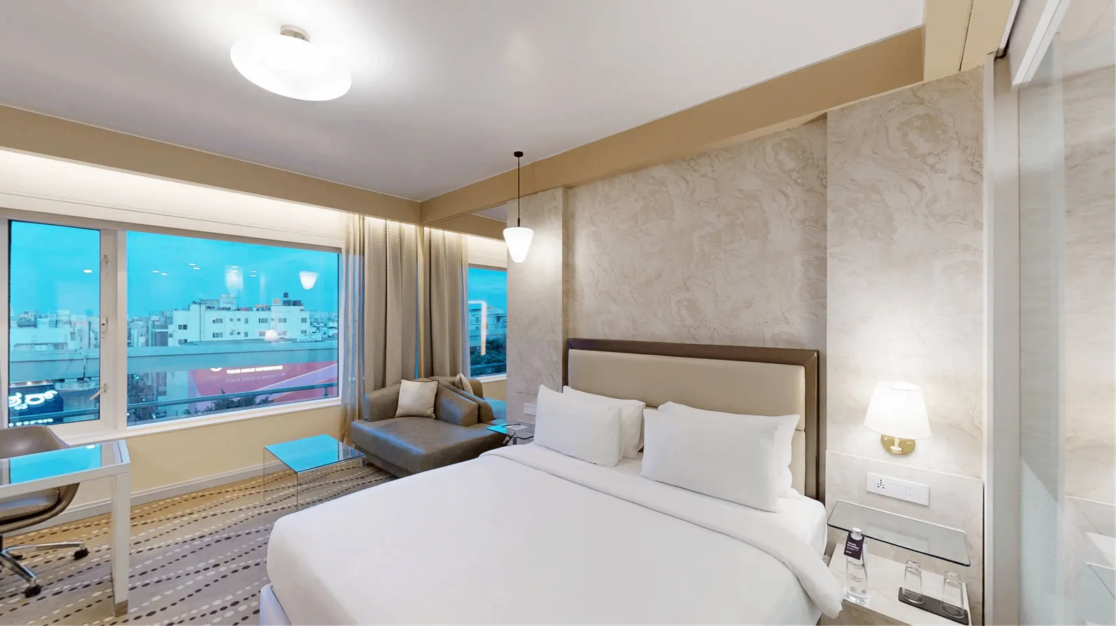 Business Class Room